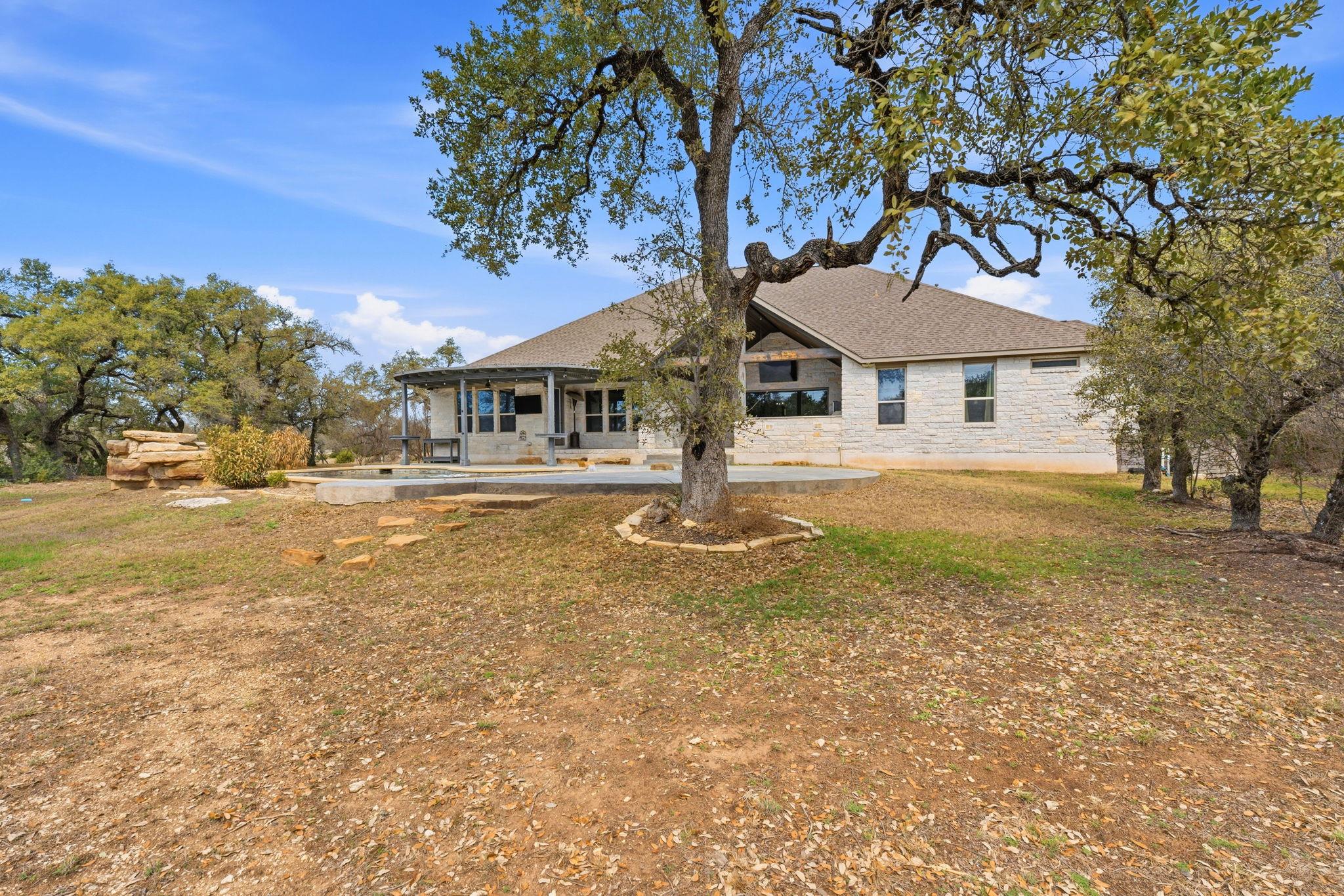 468 Lloyd Ln, Dripping Springs, TX 78620