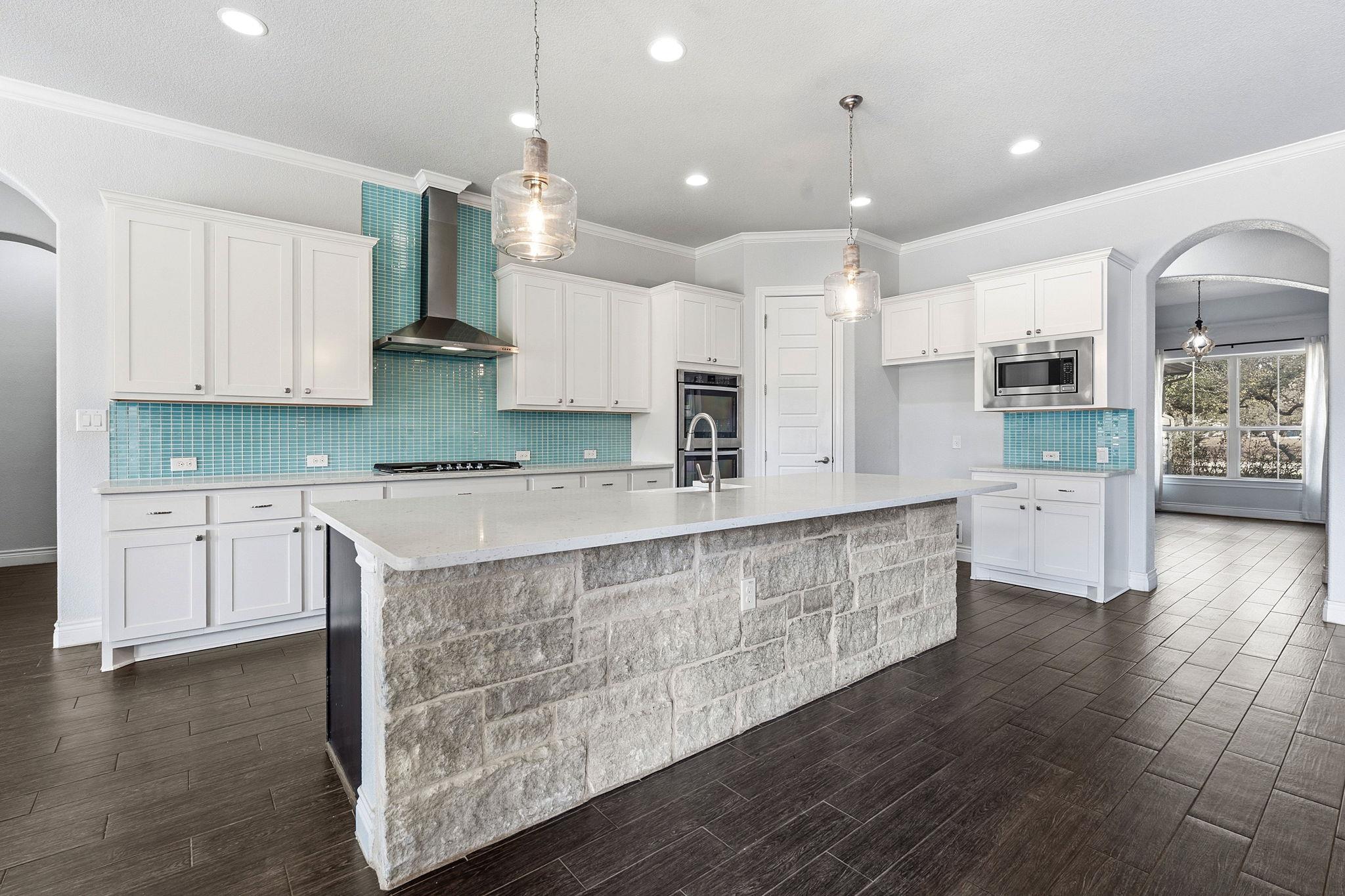 468 Lloyd Ln, Dripping Springs, TX 78620