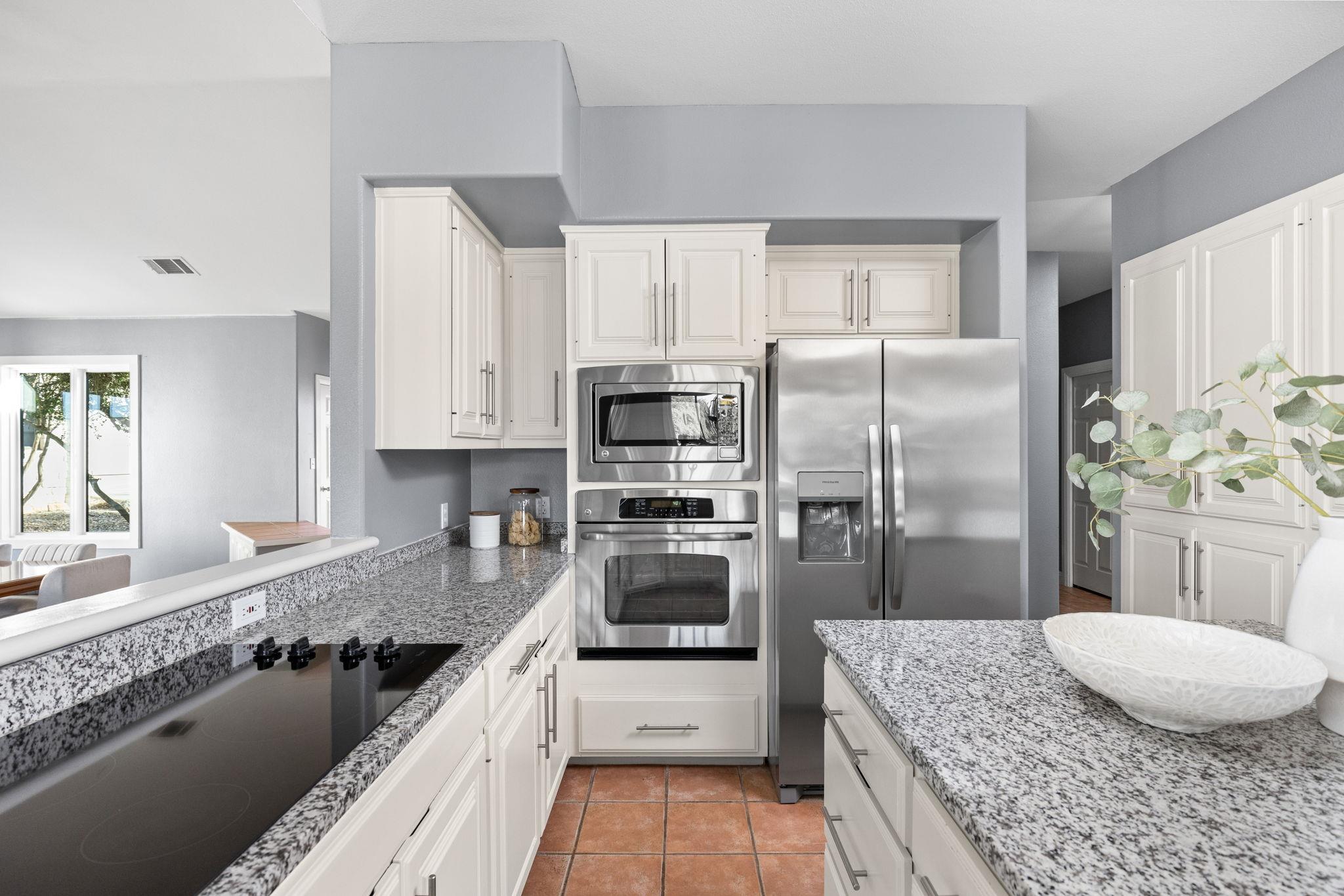 2433 Founders Cir, Spicewood, TX 78669