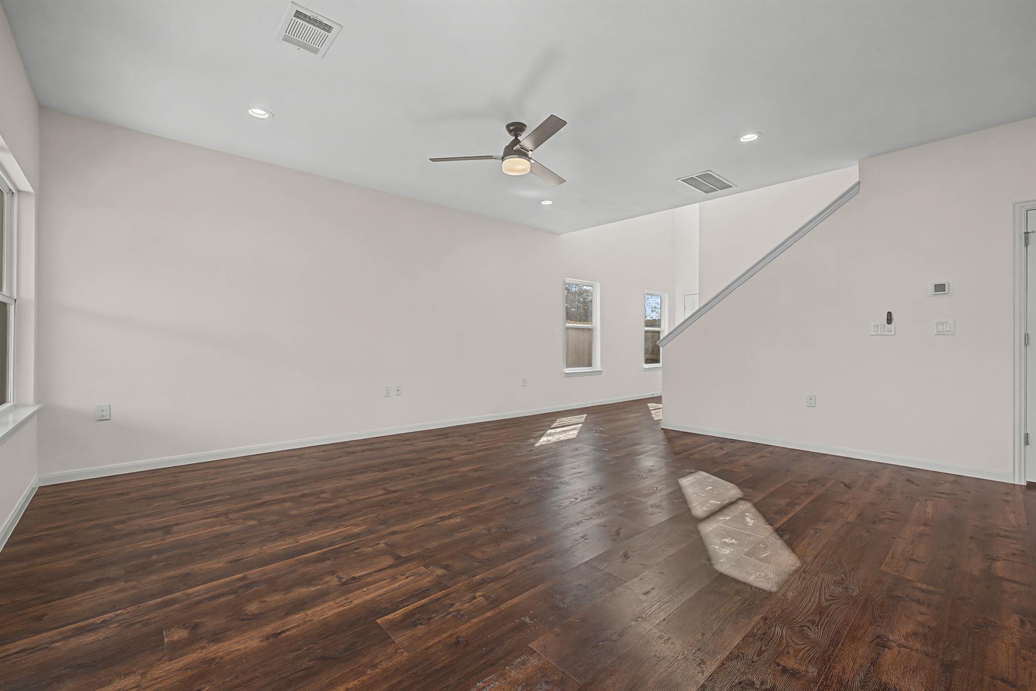 803 4th St, Lockhart, TX 78644