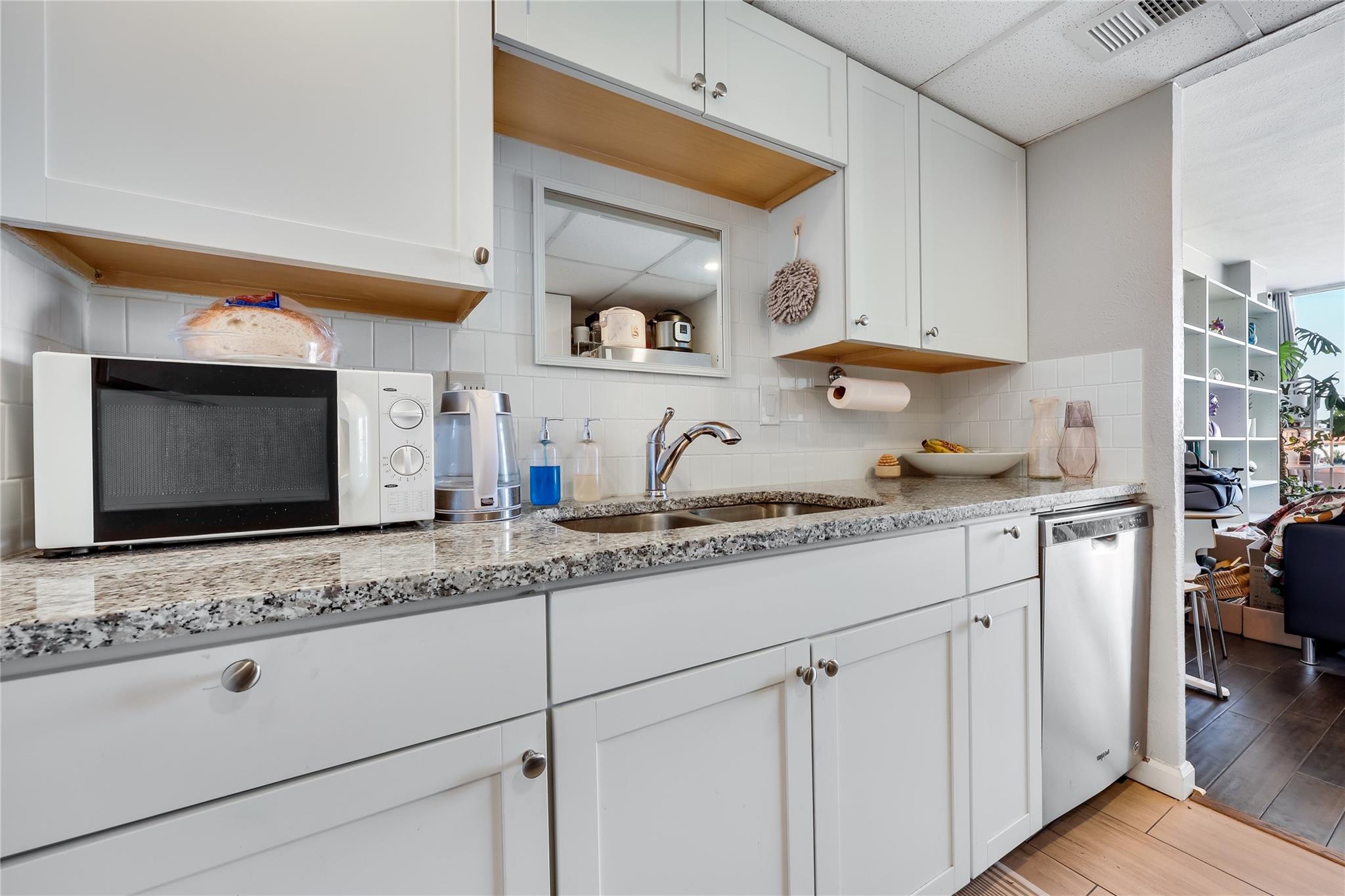 1800 Lavaca St # A-711, Austin, TX 78701