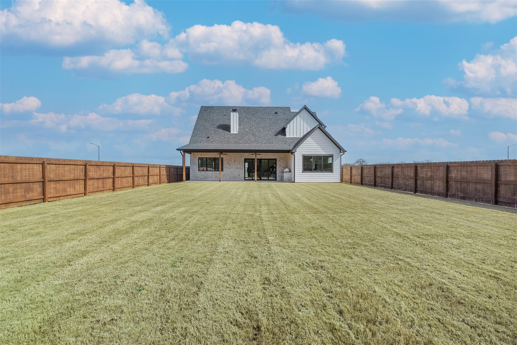 745 Lake Day Dr, Somerville, TX 77879