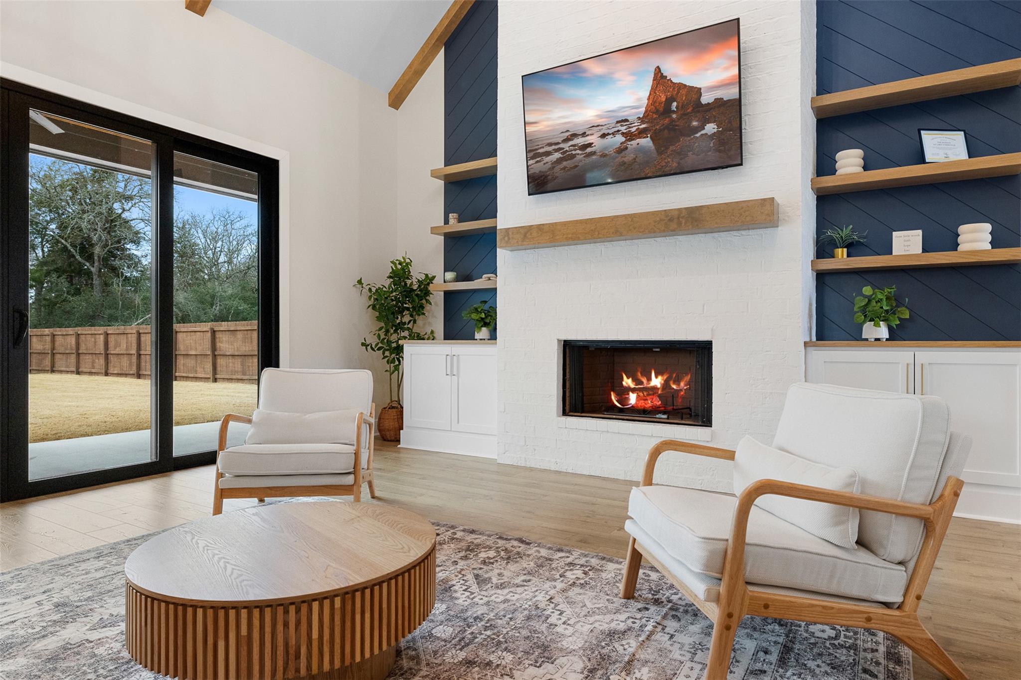 745 Lake Day Dr, Somerville, TX 77879