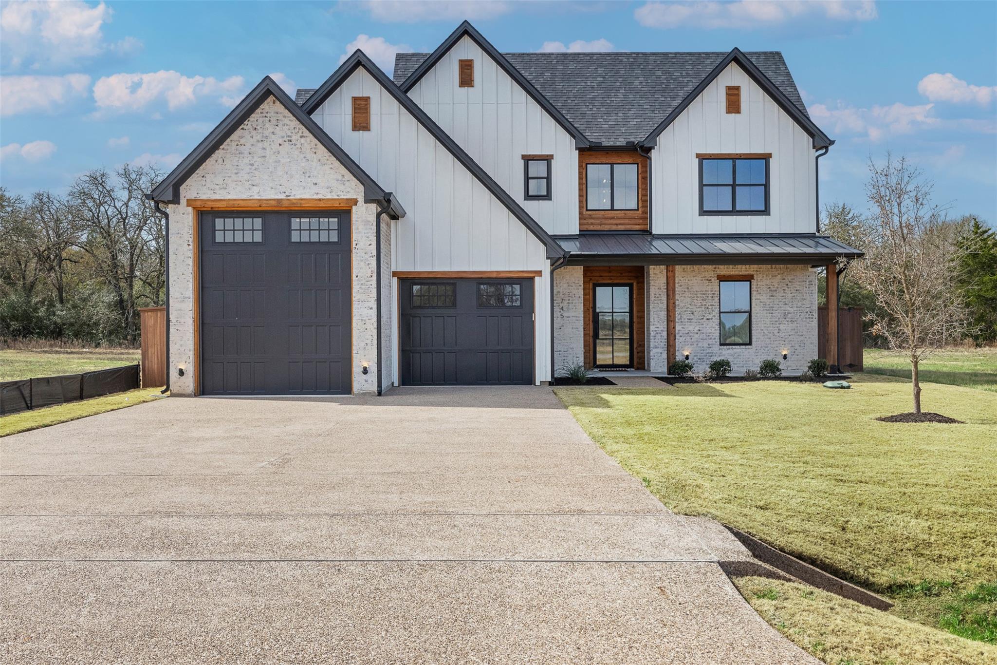 745 Lake Day Dr, Somerville, TX 77879