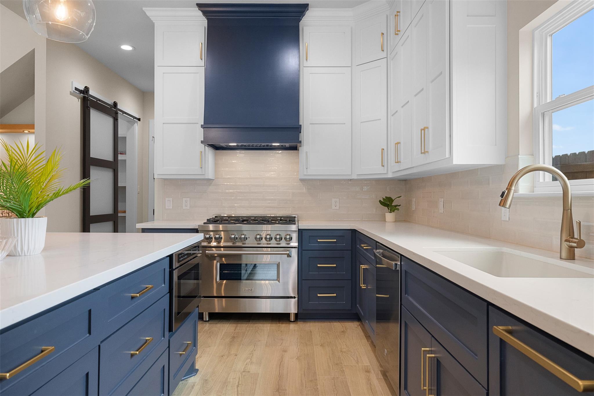 745 Lake Day Dr, Somerville, TX 77879