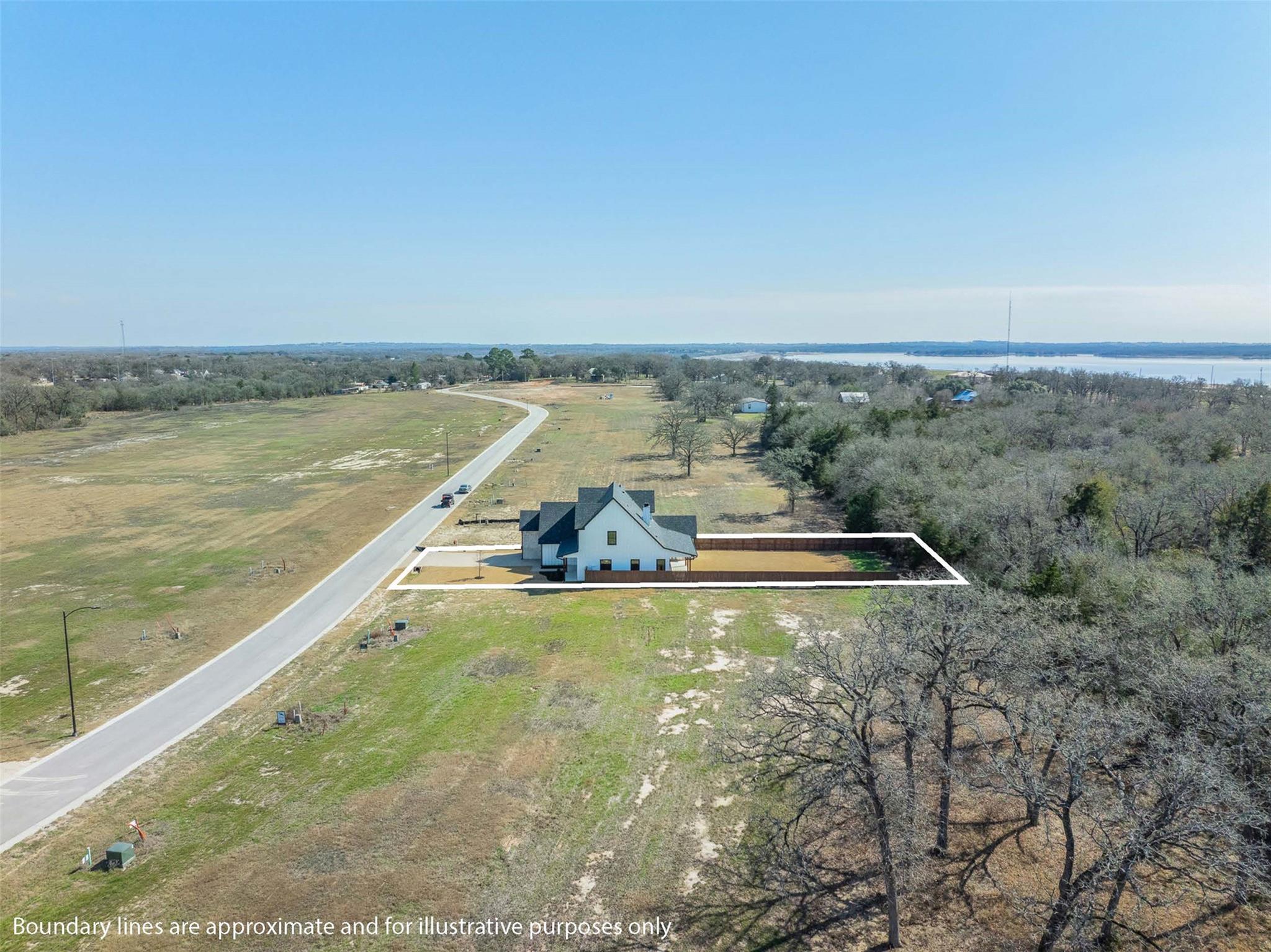 745 Lake Day Dr, Somerville, TX 77879