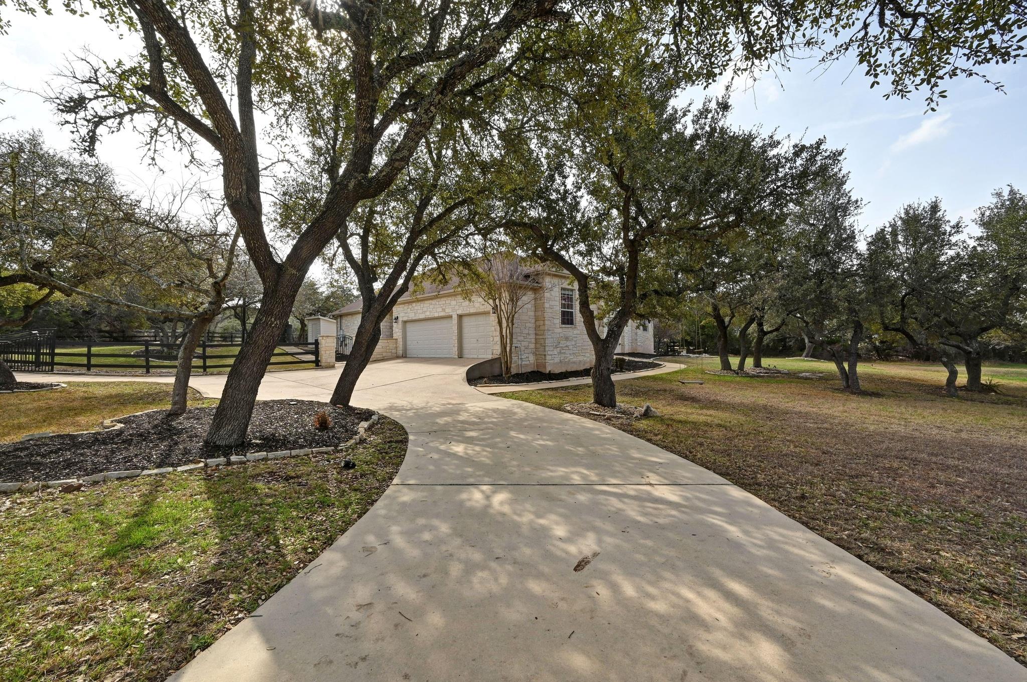 105 High Plains Dr, Dripping Springs, TX 78620