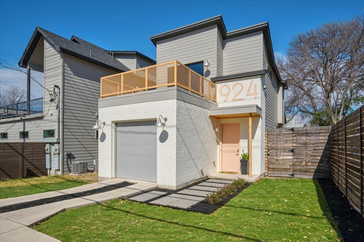 924 Cardinal Ln, Austin, TX 78704