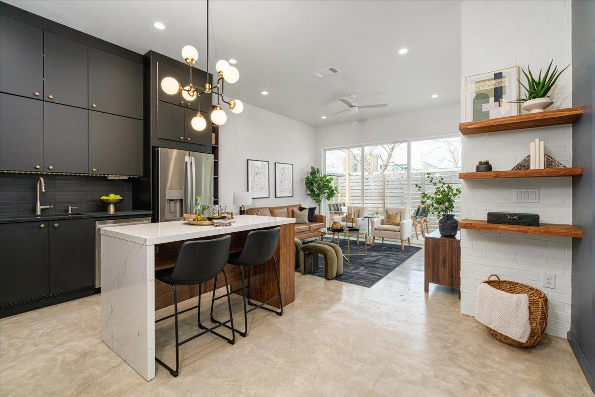 924 Cardinal Ln, Austin, TX 78704