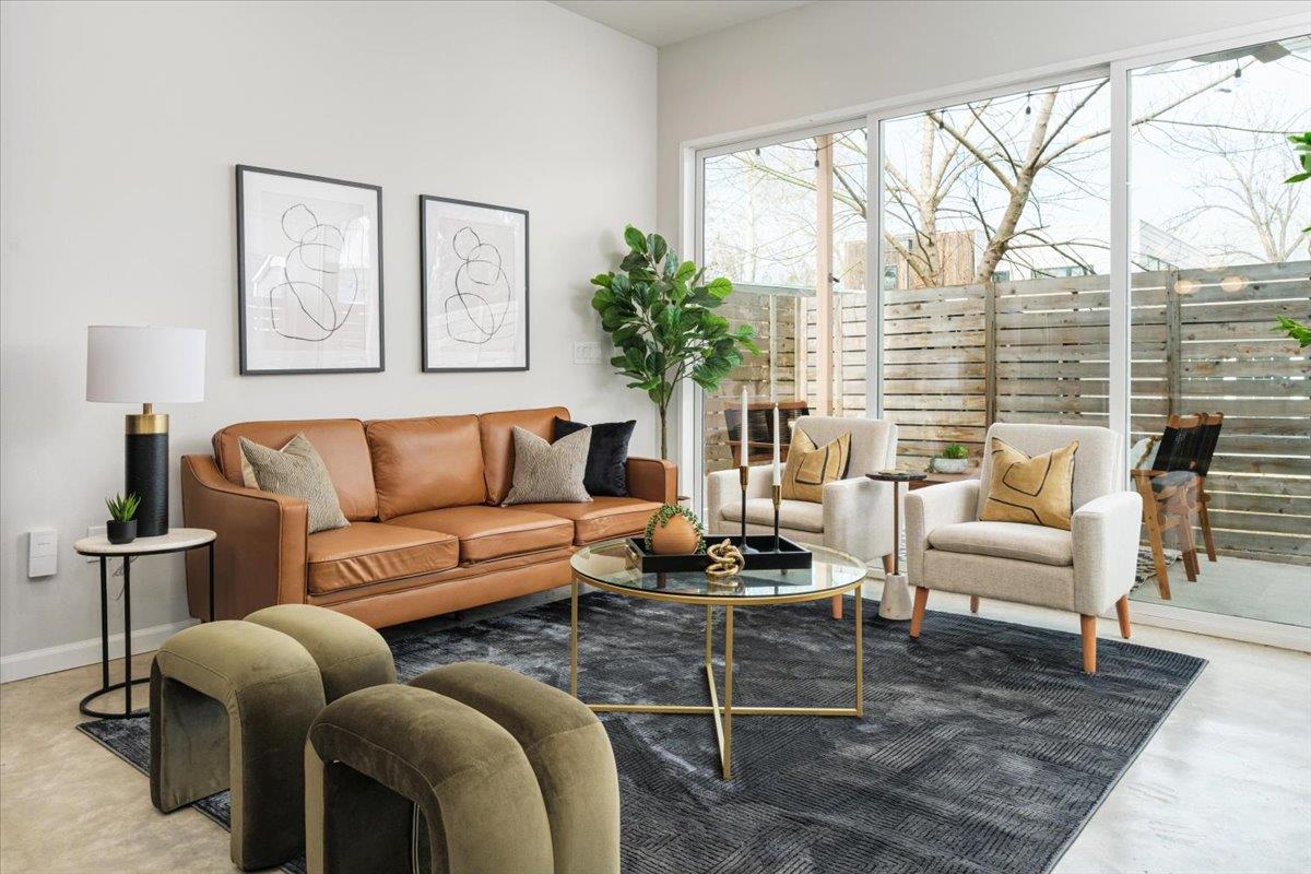 924 Cardinal Ln, Austin, TX 78704