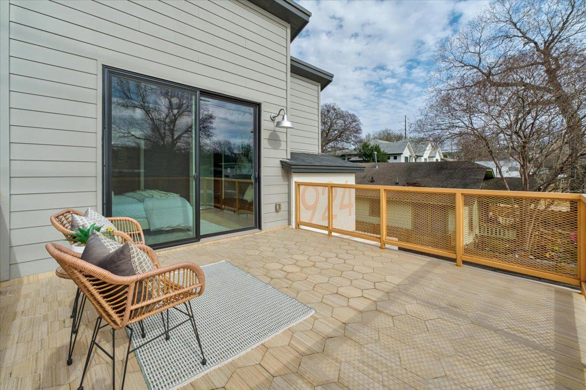 924 Cardinal Ln, Austin, TX 78704