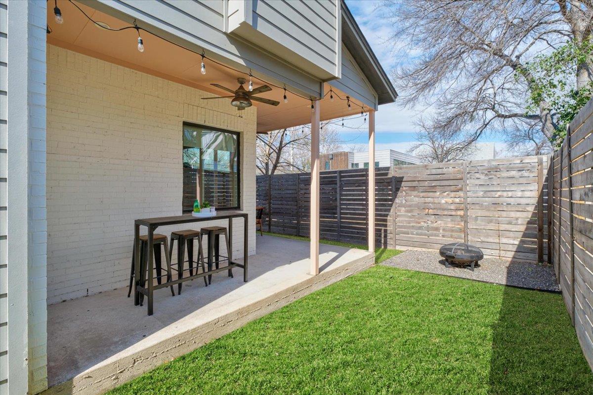 924 Cardinal Ln, Austin, TX 78704