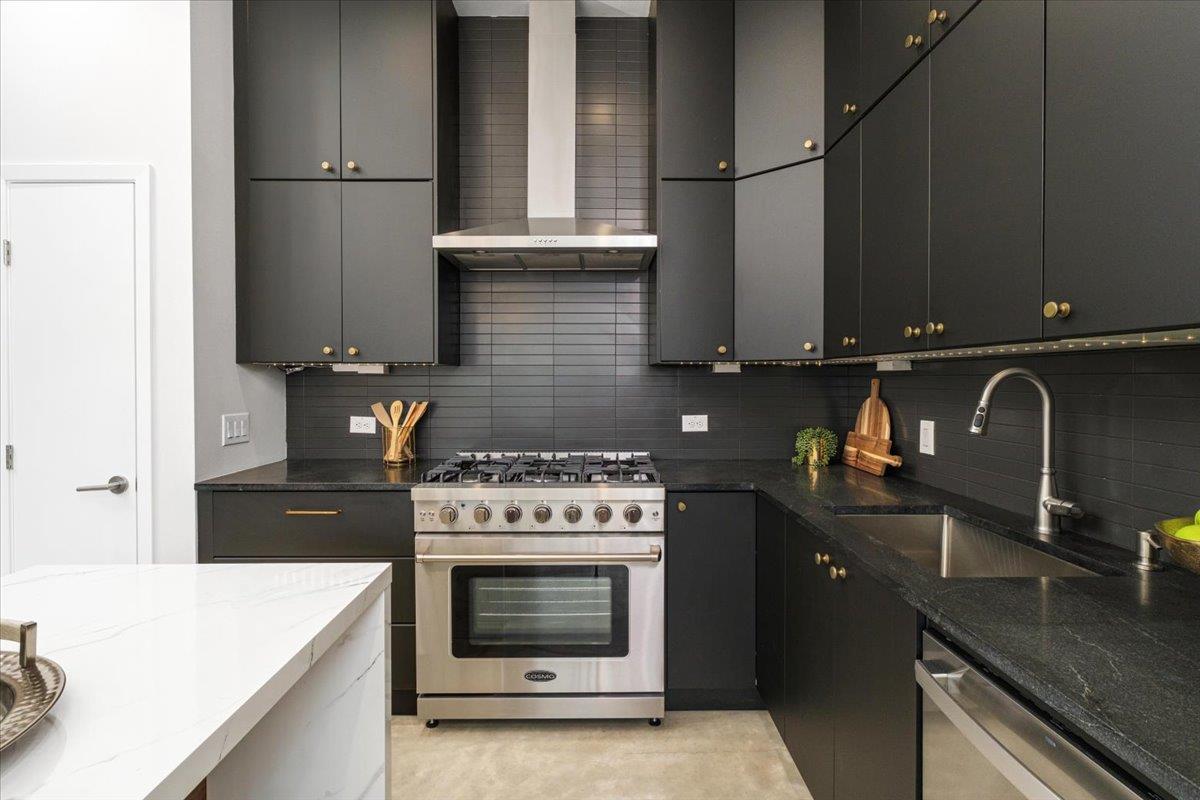 924 Cardinal Ln, Austin, TX 78704