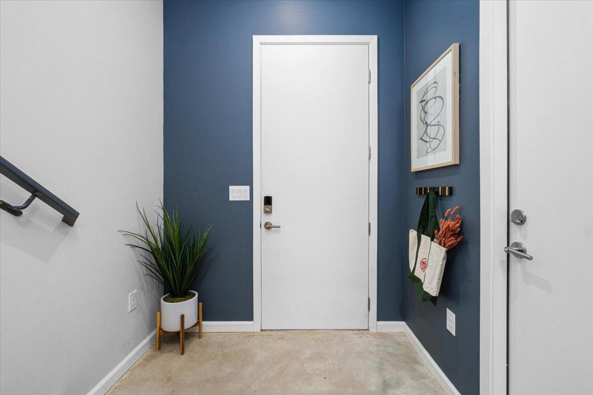 924 Cardinal Ln, Austin, TX 78704