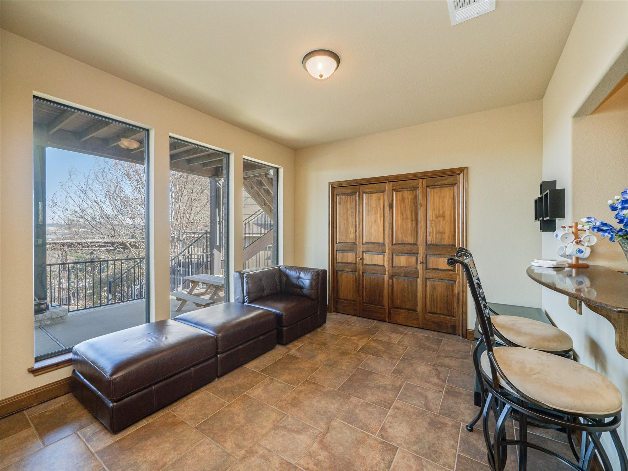 21012 North Ridge St, Lago Vista, TX 78645