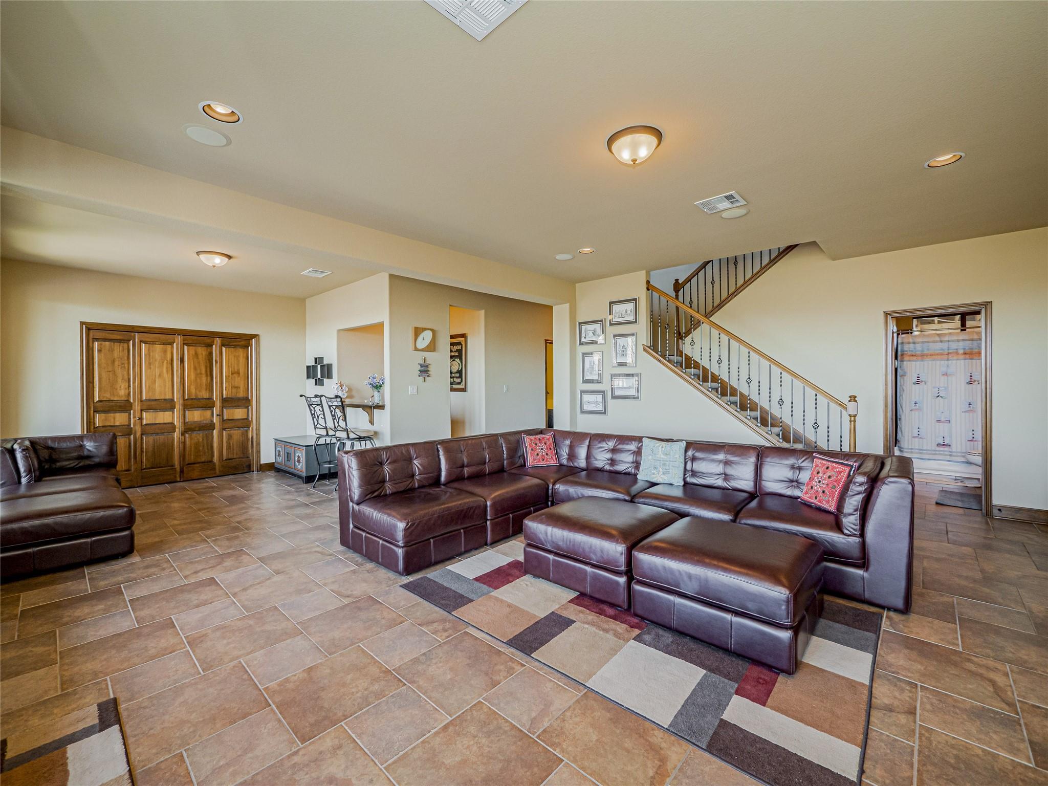 21012 North Ridge St, Lago Vista, TX 78645