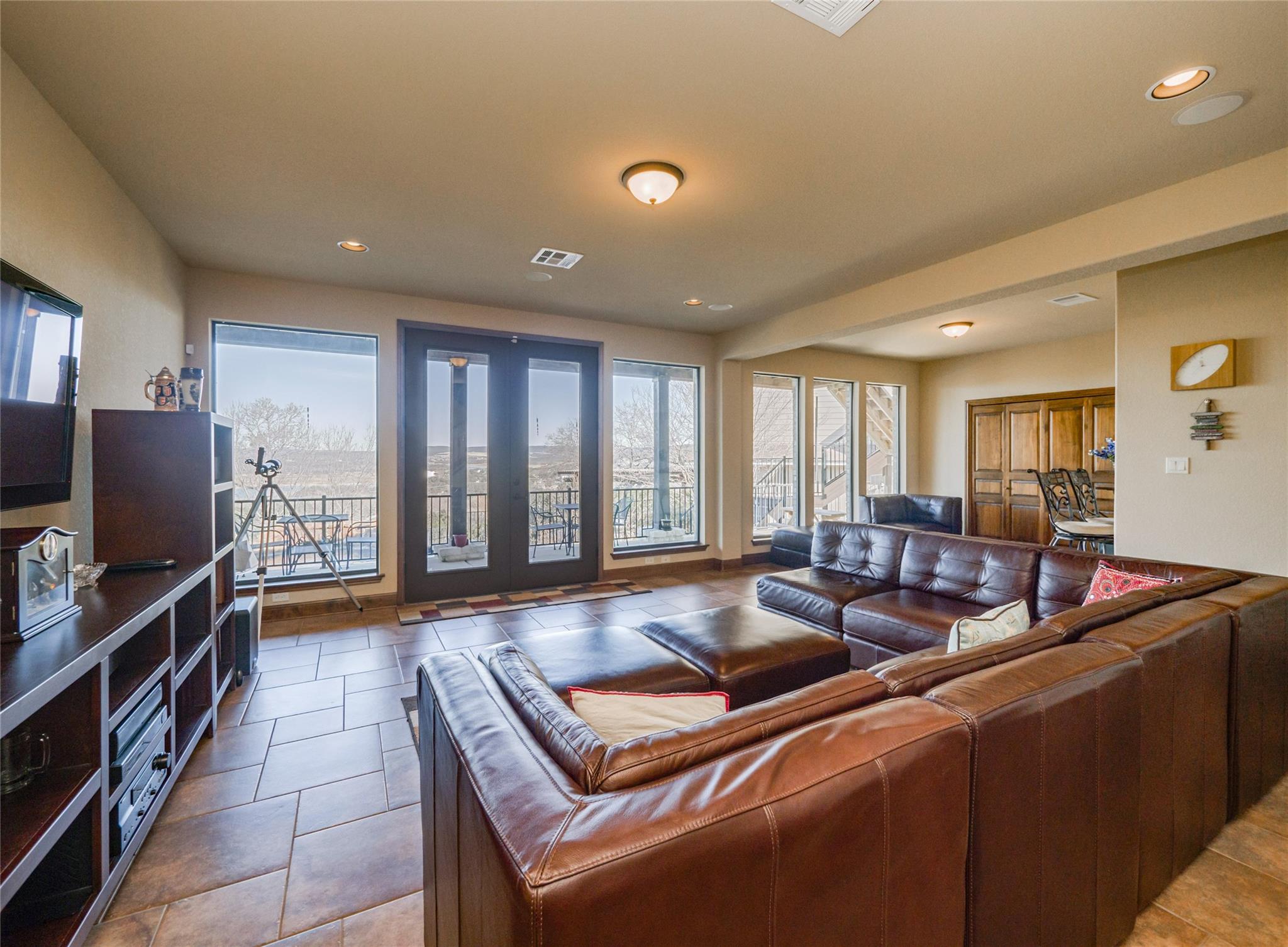 21012 North Ridge St, Lago Vista, TX 78645