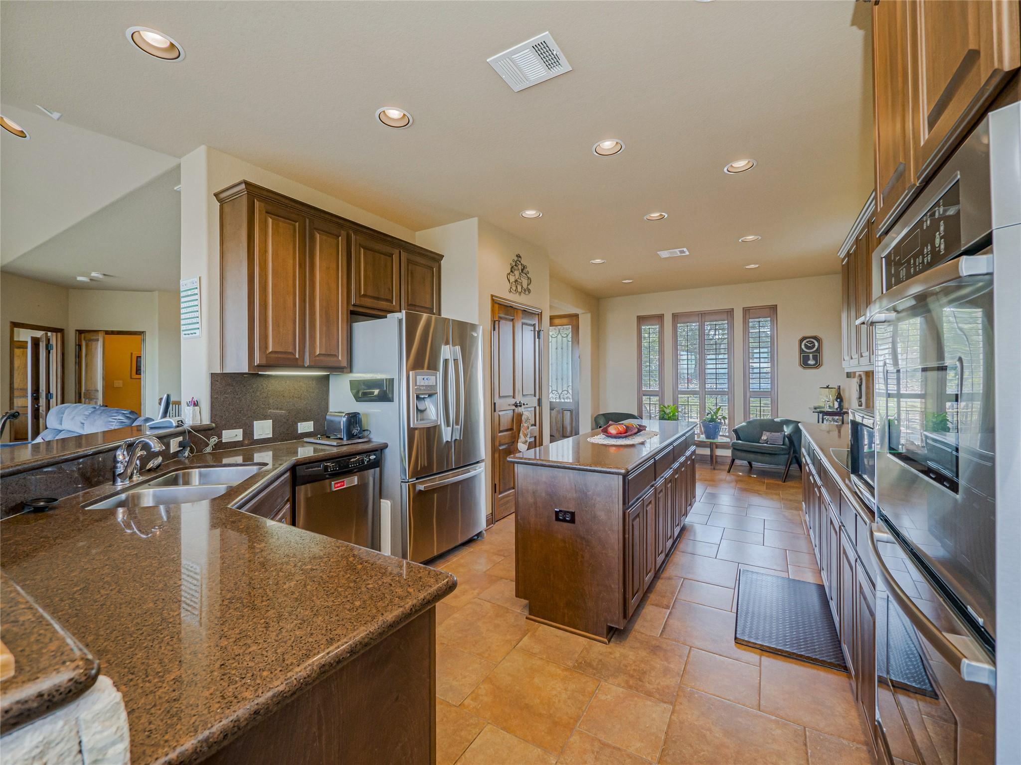 21012 North Ridge St, Lago Vista, TX 78645