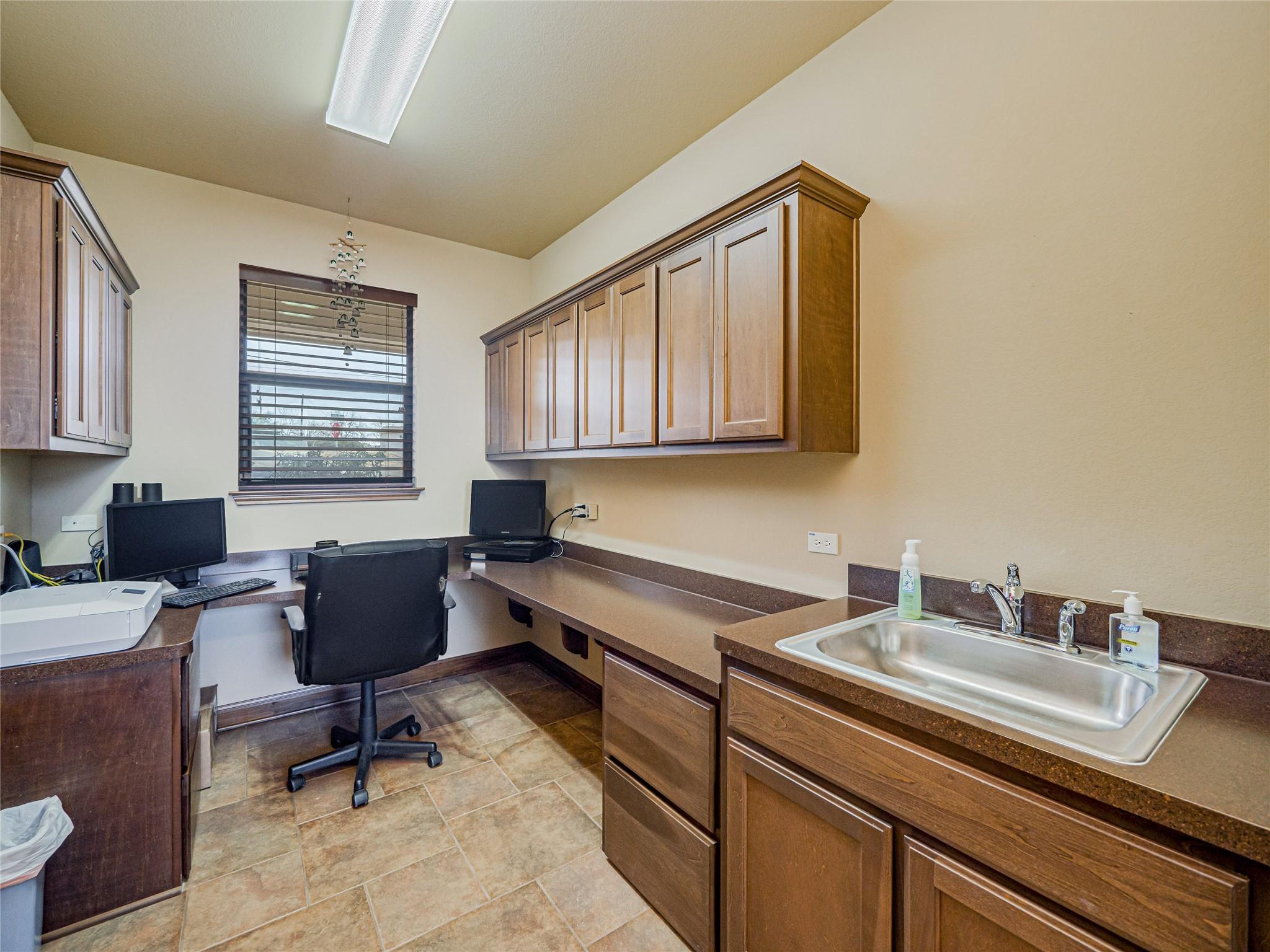 21012 North Ridge St, Lago Vista, TX 78645