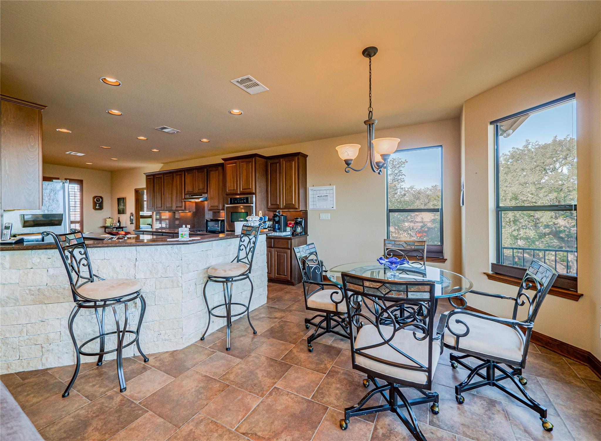 21012 North Ridge St, Lago Vista, TX 78645