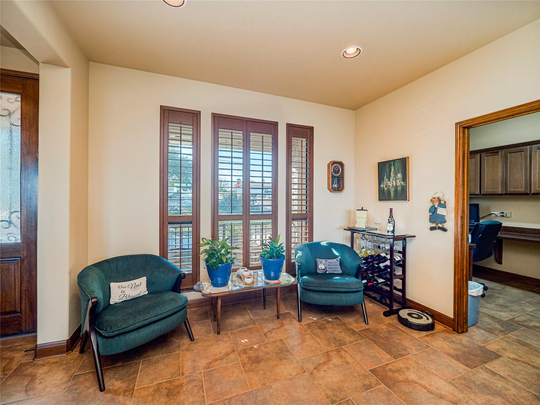 21012 North Ridge St, Lago Vista, TX 78645