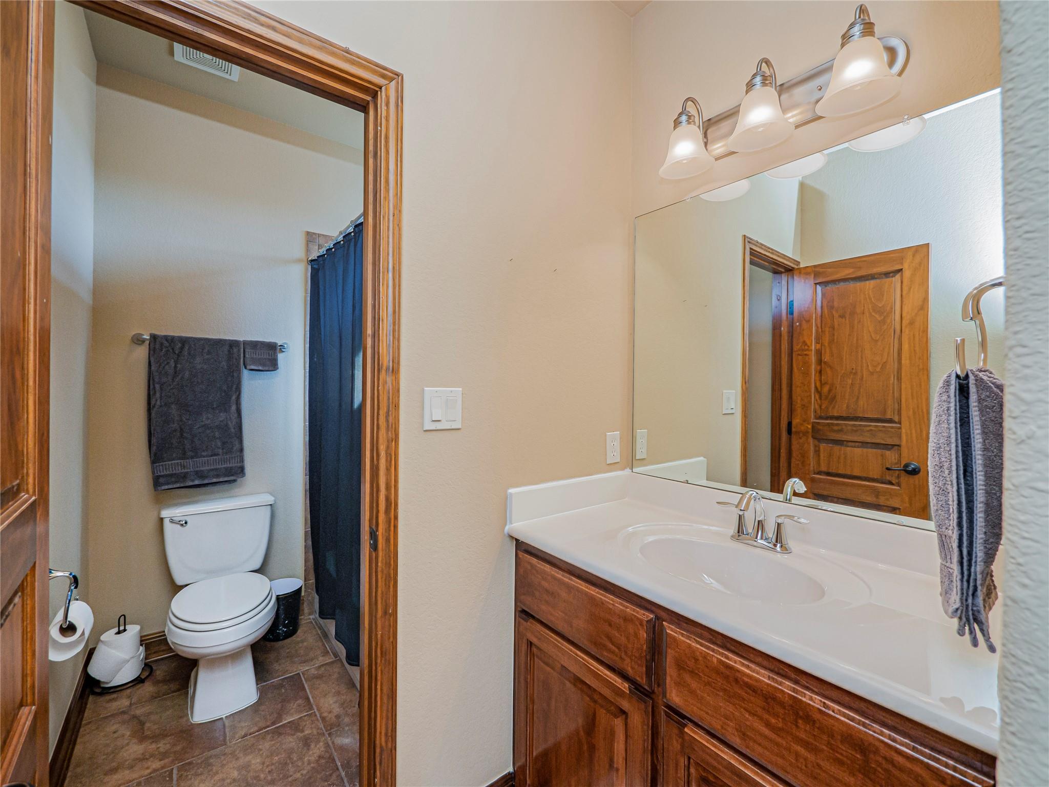 21012 North Ridge St, Lago Vista, TX 78645