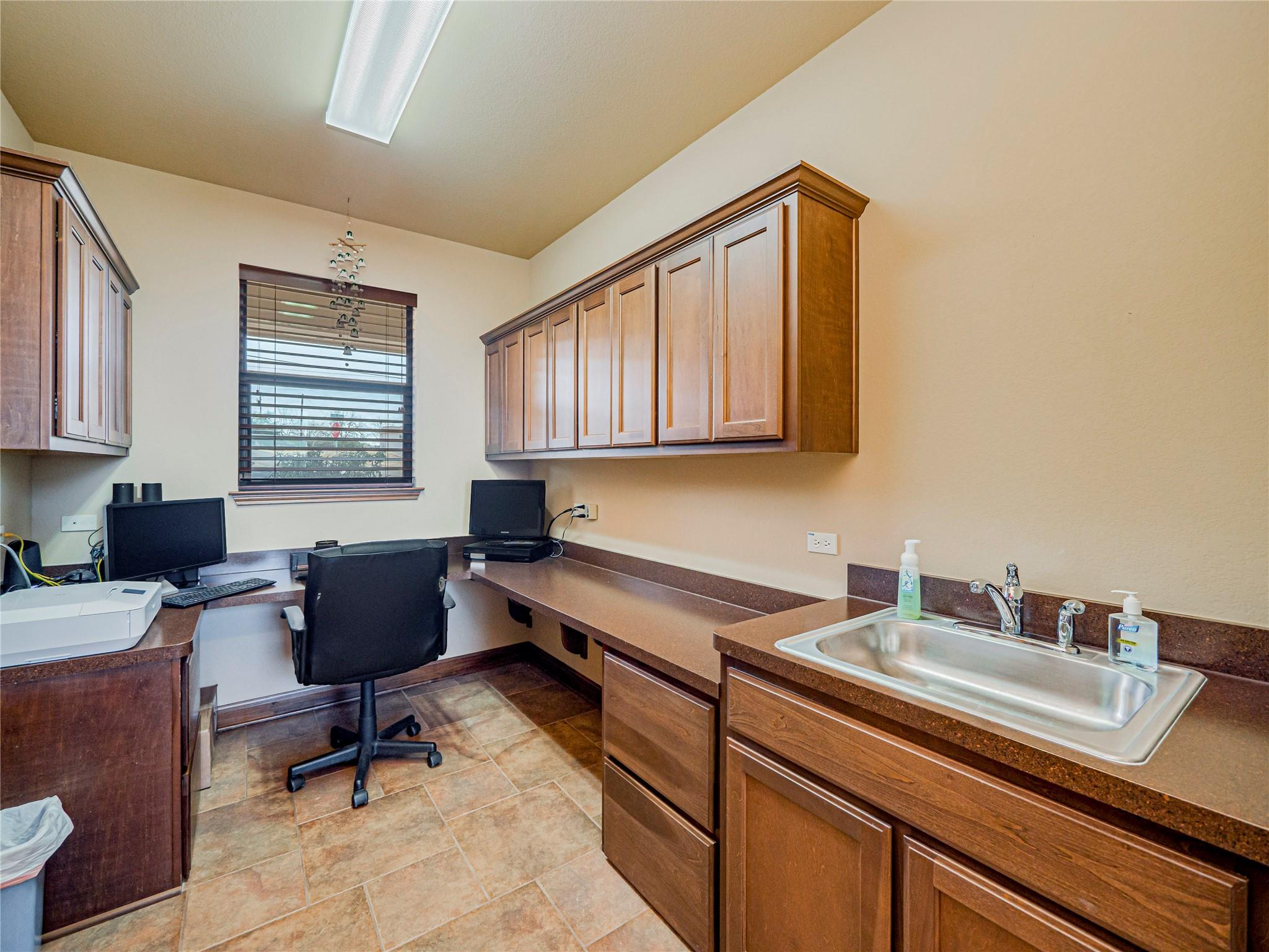 21012 North Ridge St, Lago Vista, TX 78645