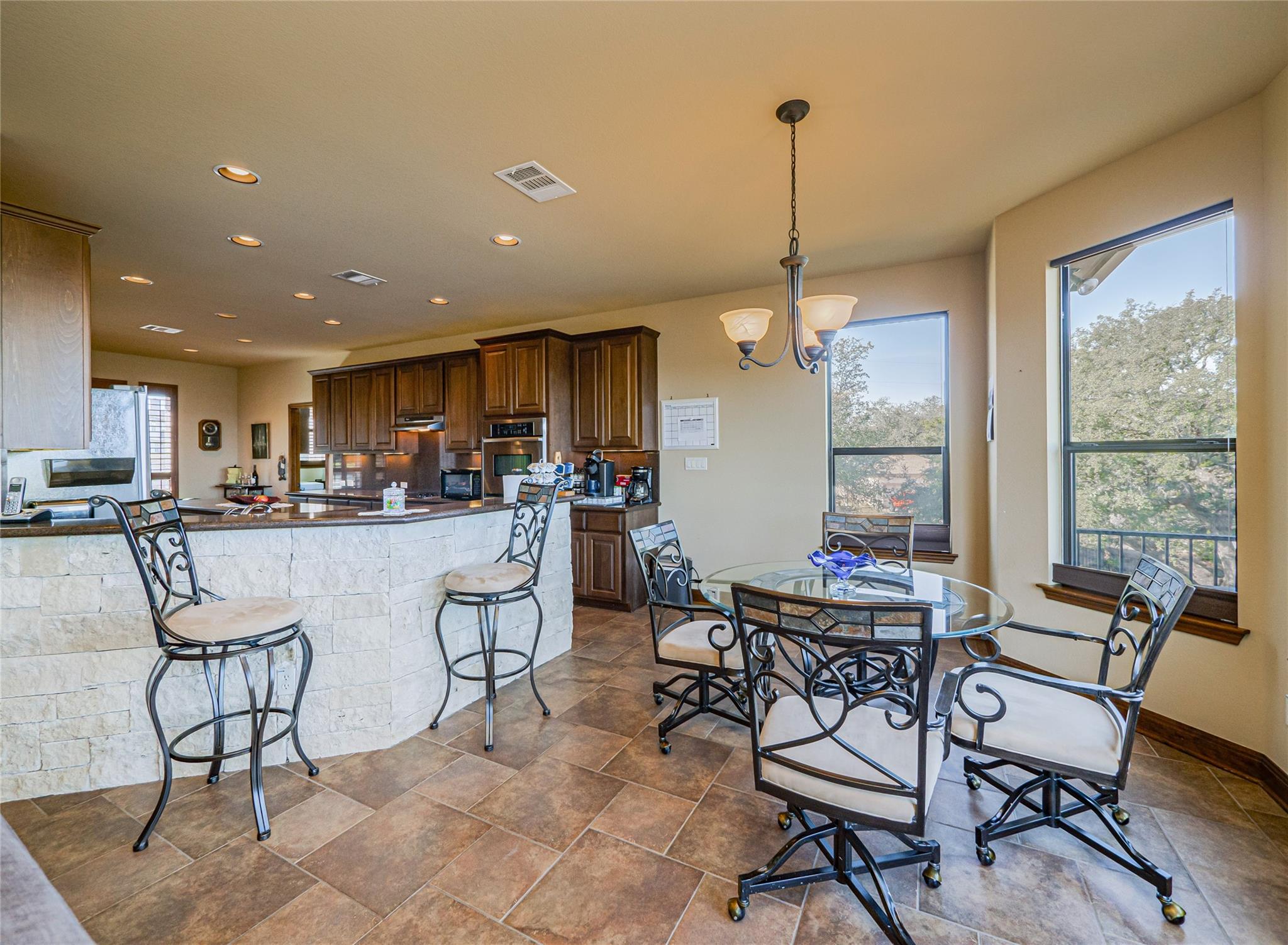 21012 North Ridge St, Lago Vista, TX 78645