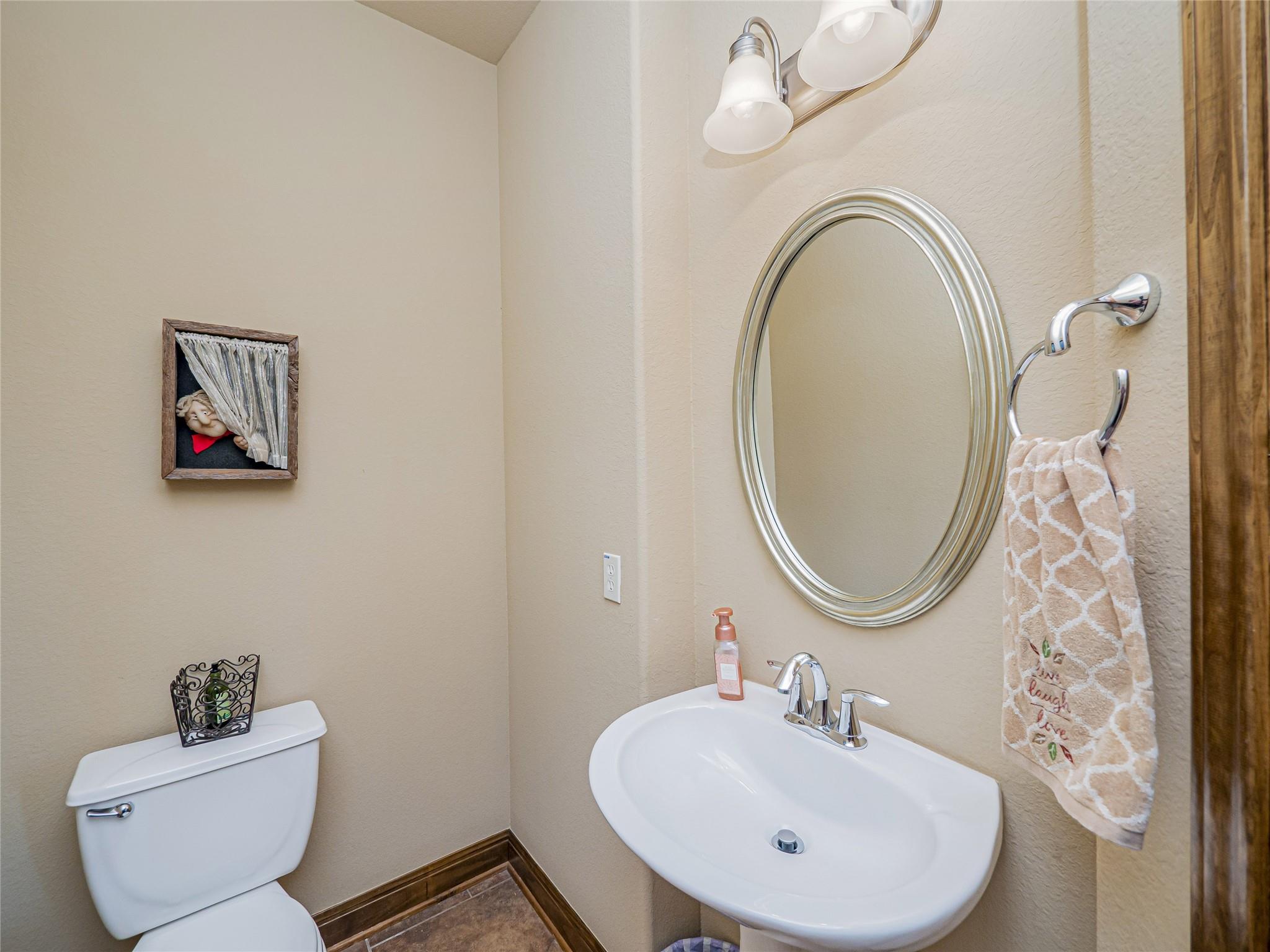 21012 North Ridge St, Lago Vista, TX 78645