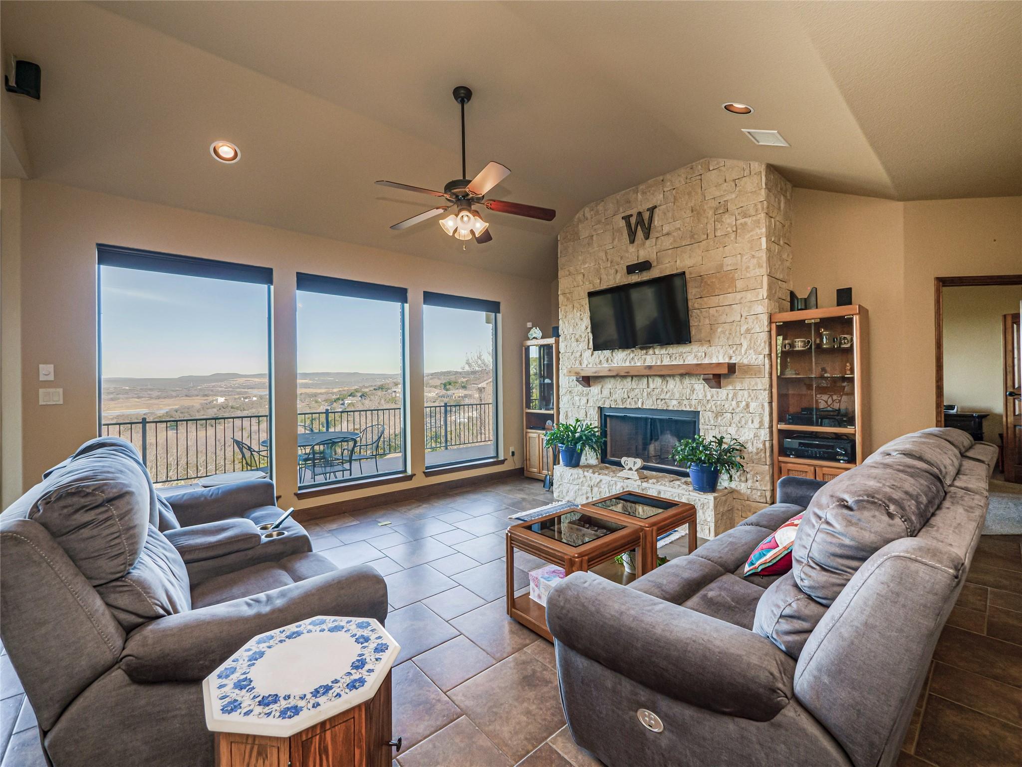 21012 North Ridge St, Lago Vista, TX 78645