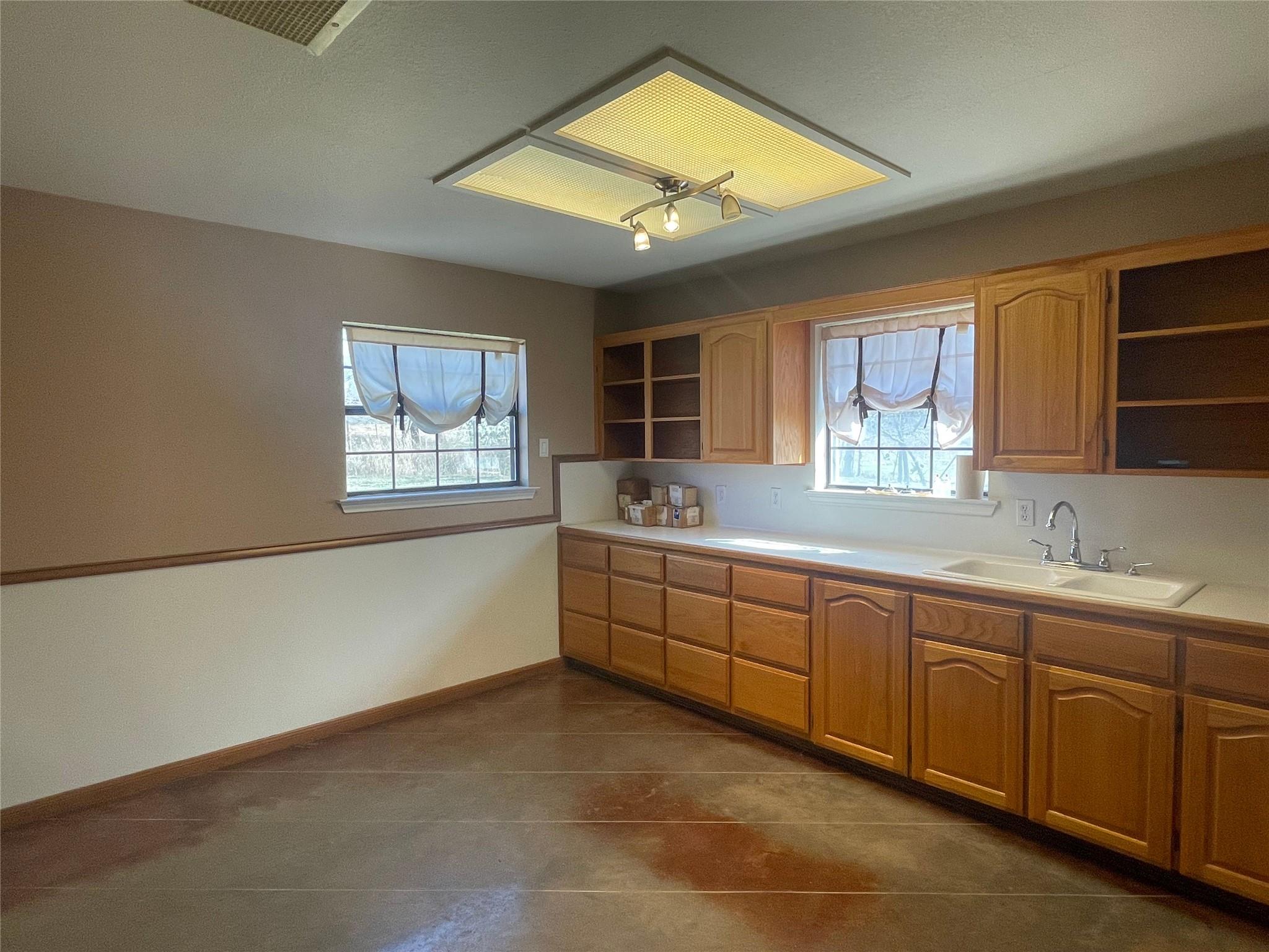 1312 N US Highway 281, Lampasas, TX 76550