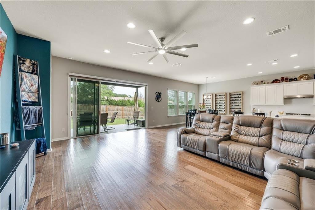 305 Wagon Spoke Way, Liberty Hill, TX 78642