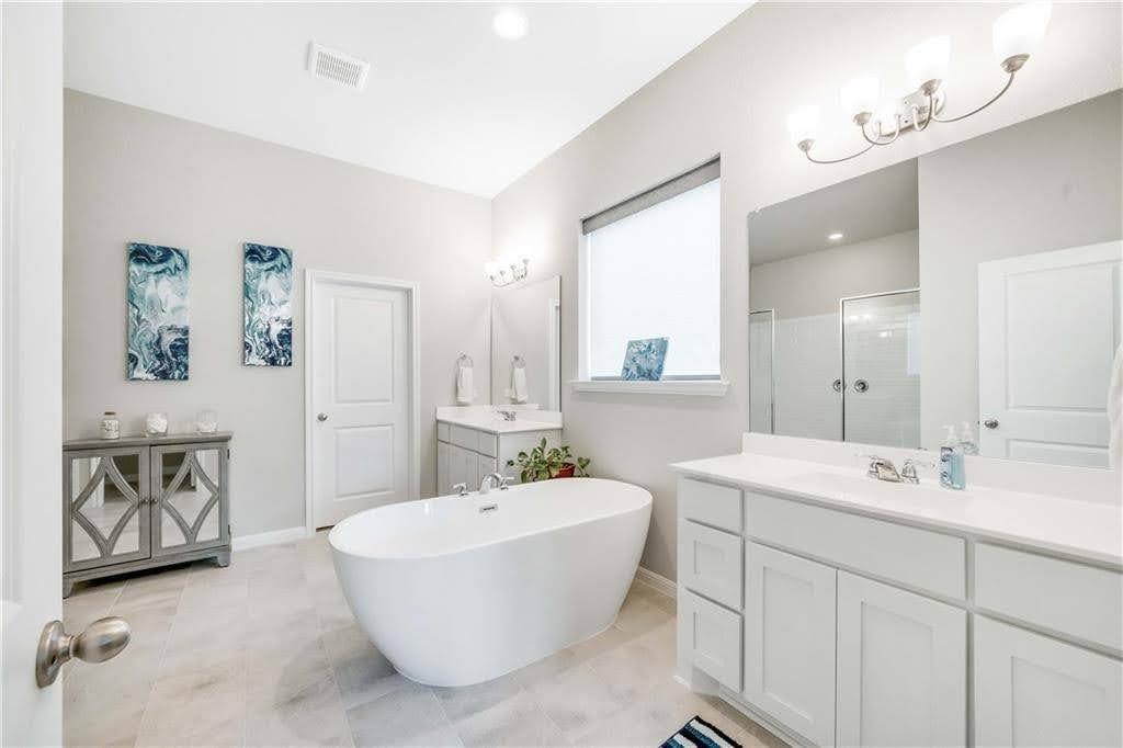 305 Wagon Spoke Way, Liberty Hill, TX 78642