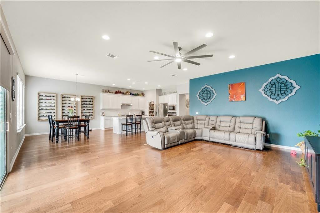 305 Wagon Spoke Way, Liberty Hill, TX 78642