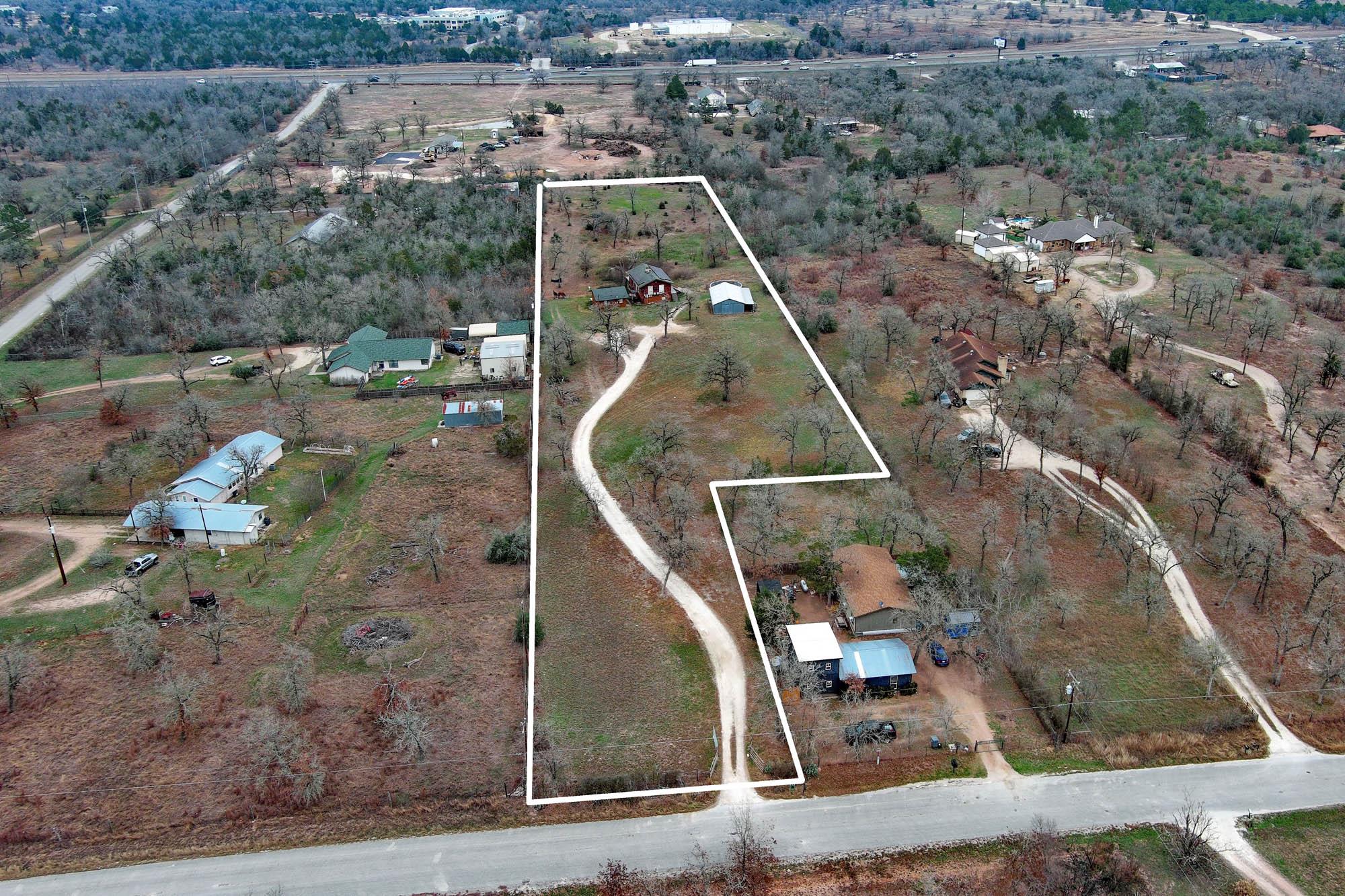 537 Leisure Ln, Cedar Creek, TX 78612