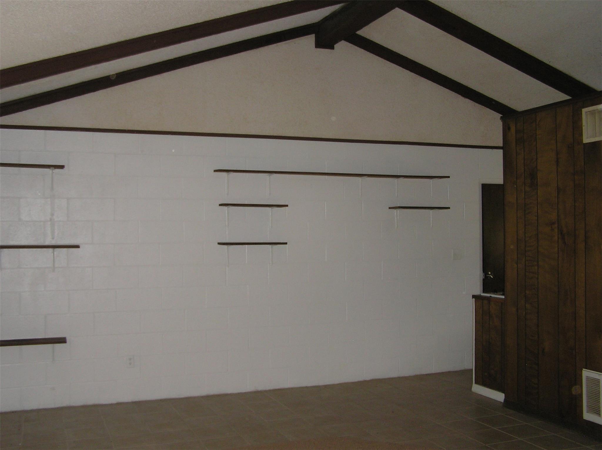 537 Leisure Ln, Cedar Creek, TX 78612