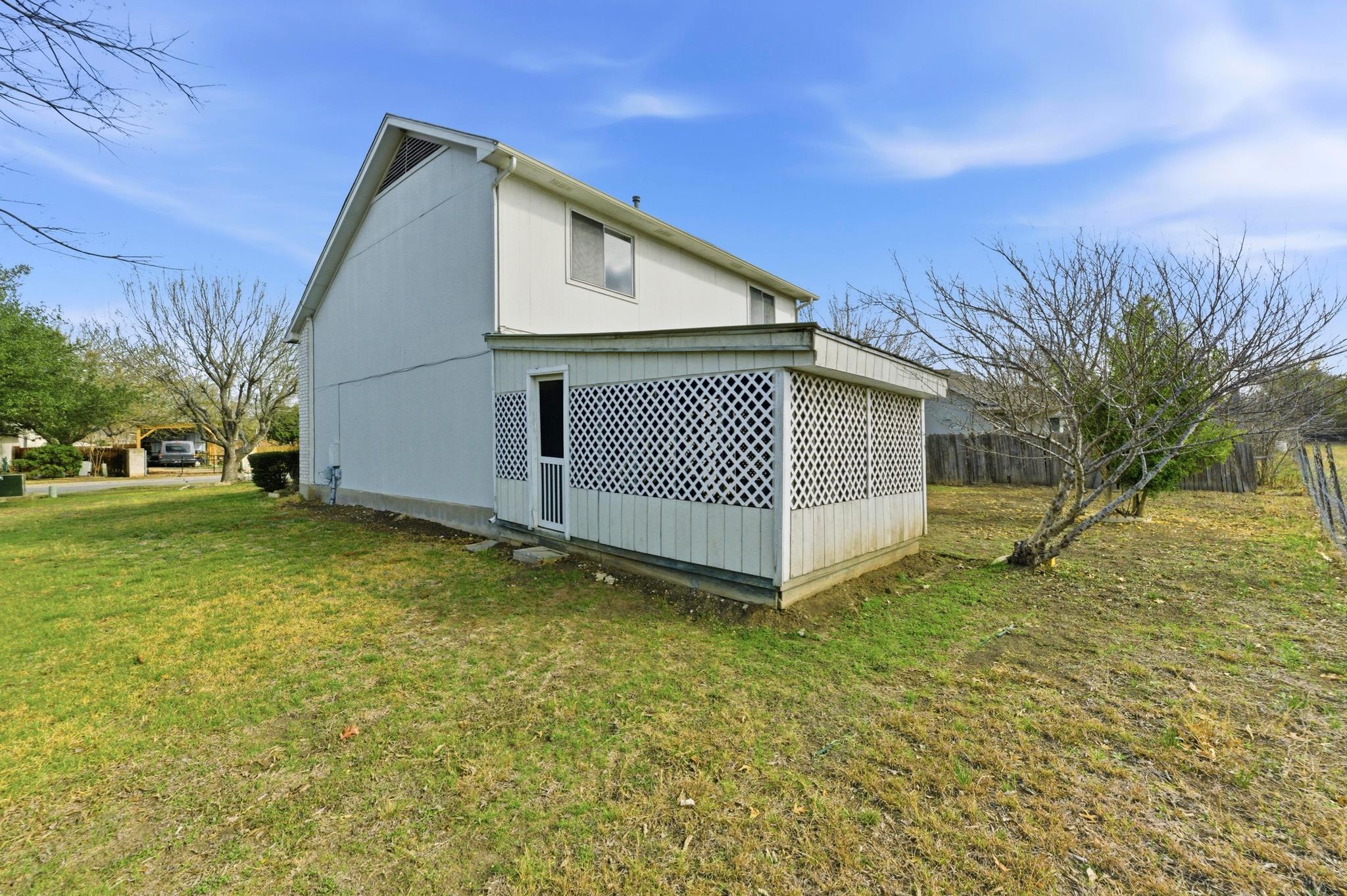 700 Faircrest Dr, Buda, TX 78610