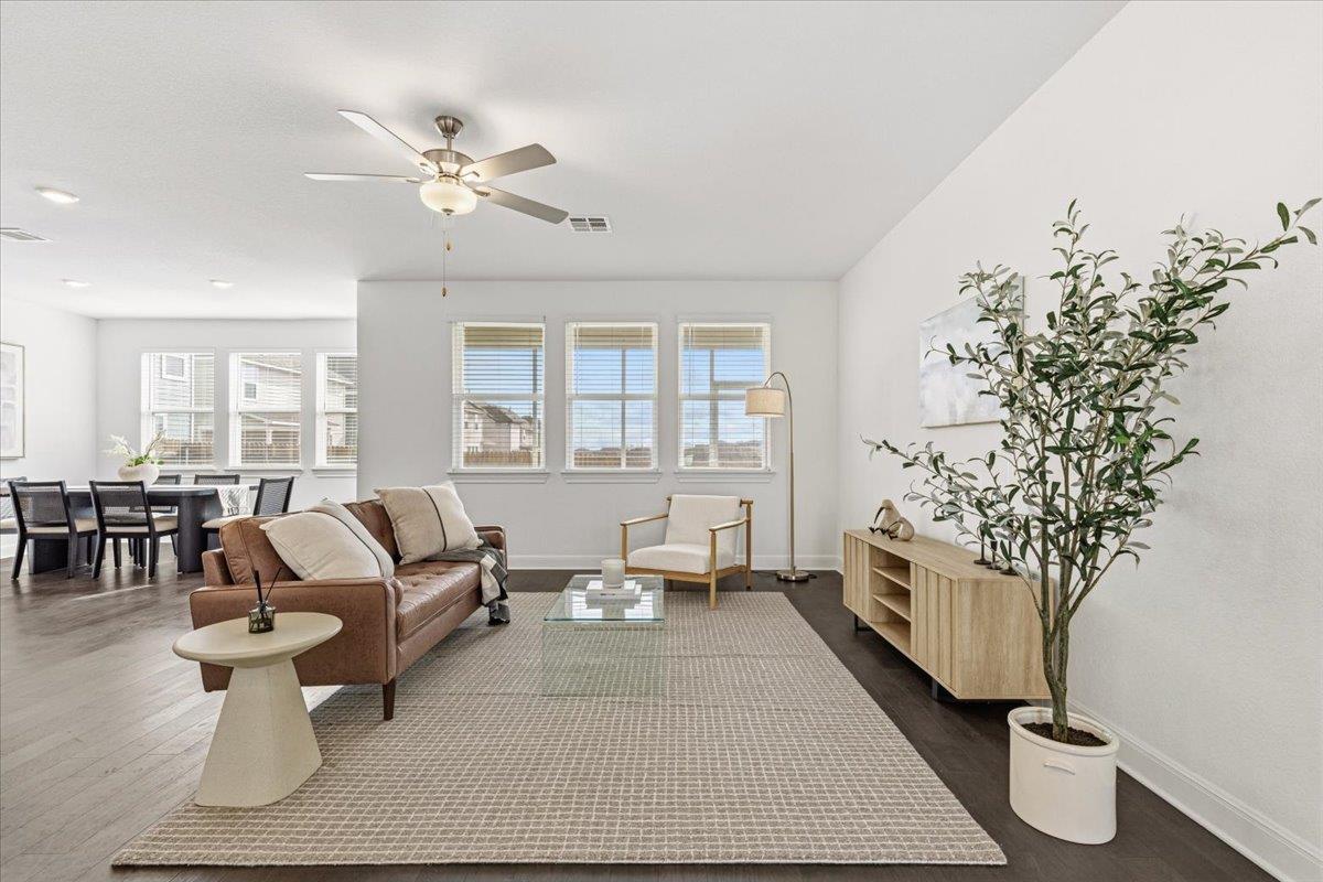 13619 Long Island Dr, Pflugerville, TX 78660