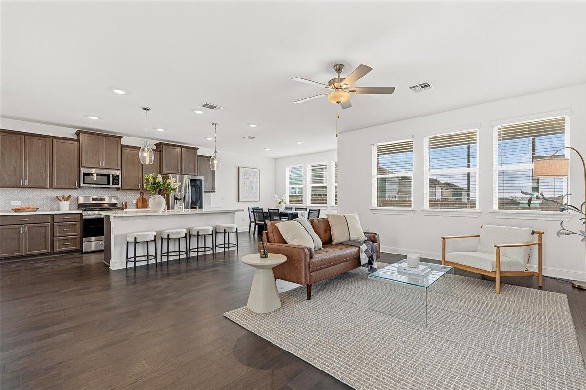 13619 Long Island Dr, Pflugerville, TX 78660