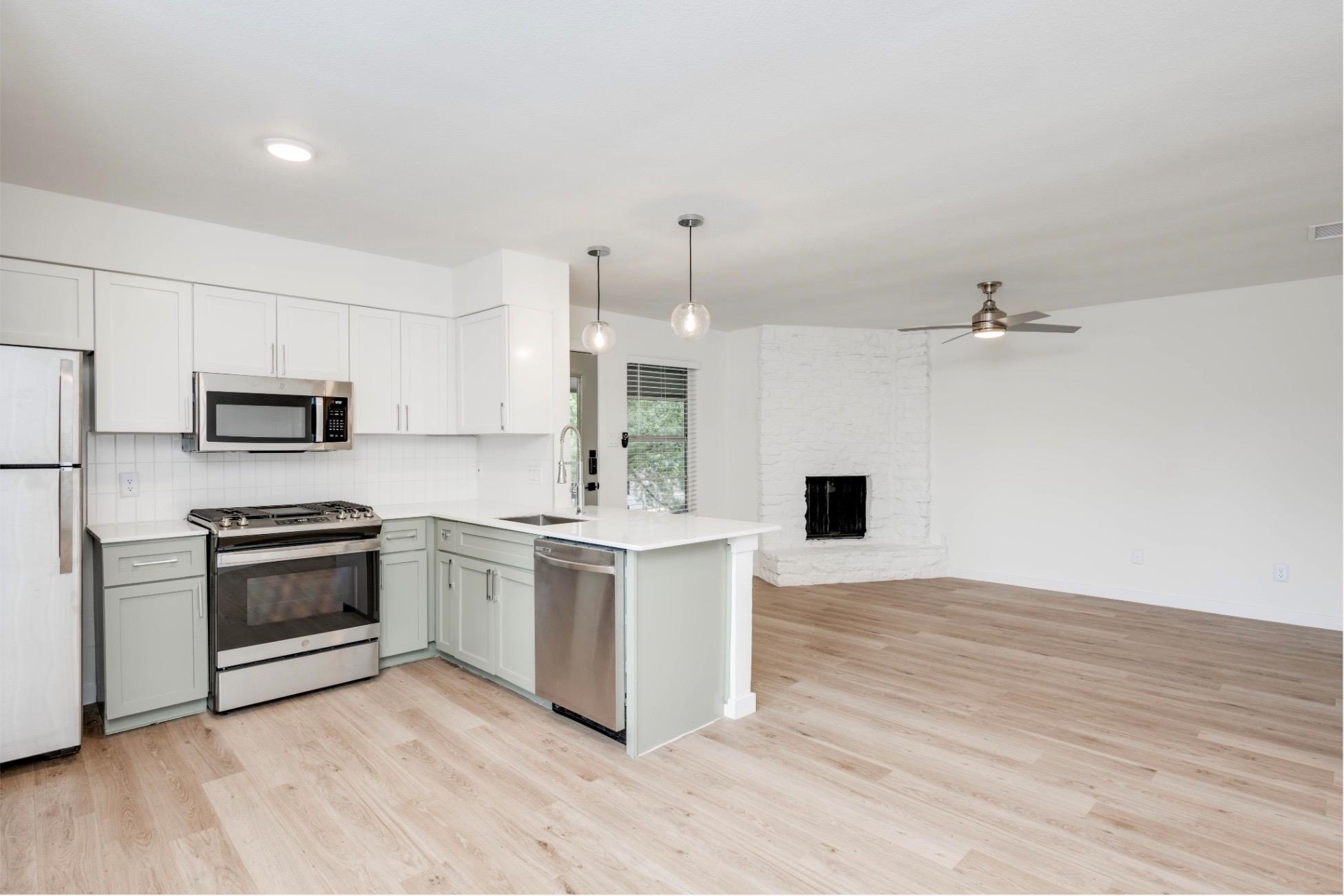 906 Airoso Cv # D, Austin, TX 78745