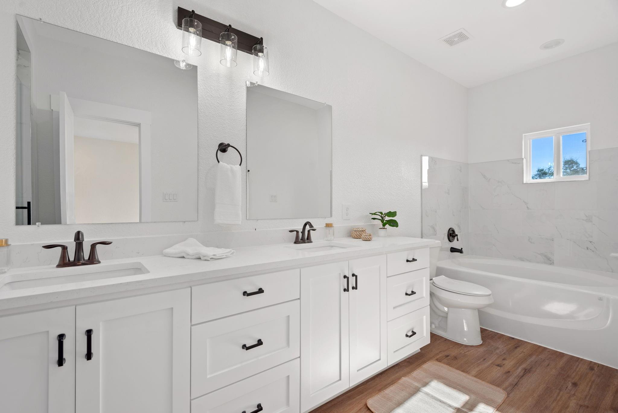 17701 Village Dr, Dripping Springs, TX 78620