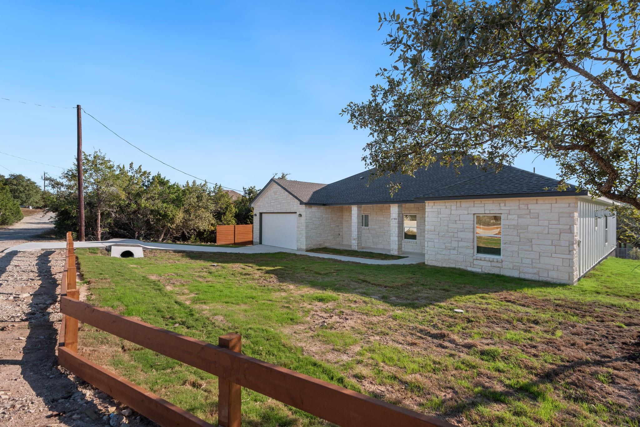 17701 Village Dr, Dripping Springs, TX 78620