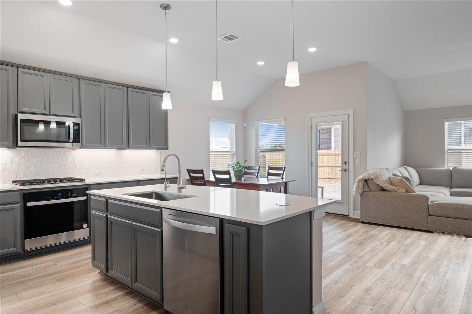 113 Muddy Creek Way, Kyle, TX 78640