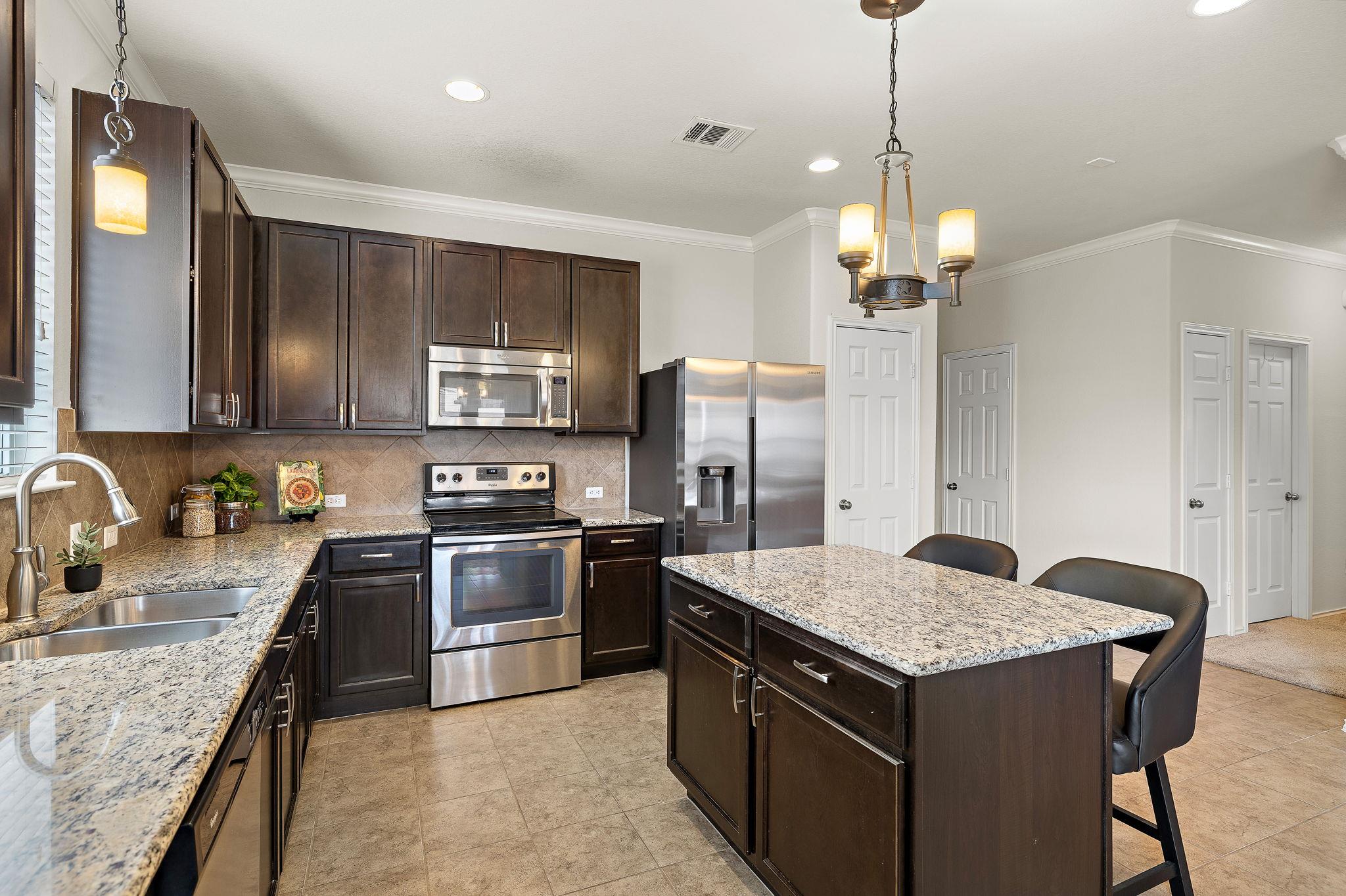 528 Hoot Owl Ln S, Leander, TX 78641