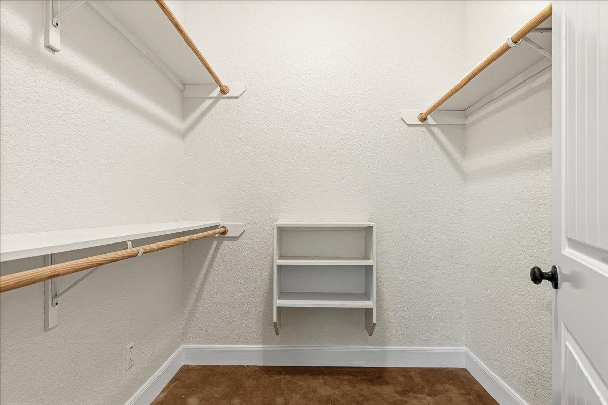 207 Cardinal Loop, Paige, TX 78659