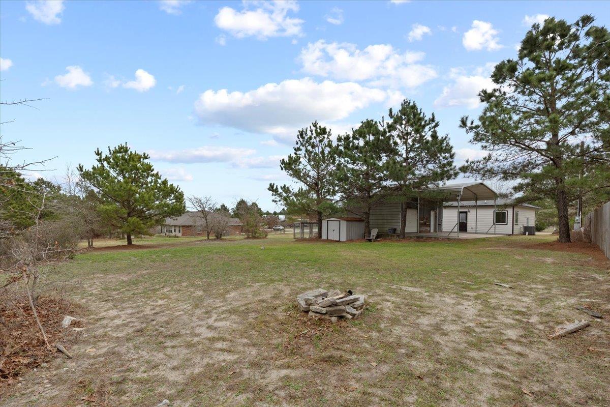 207 Cardinal Loop, Paige, TX 78659
