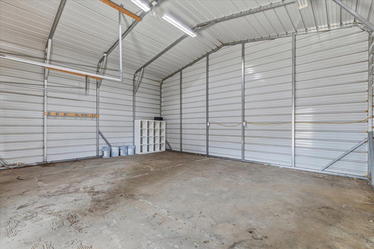 207 Cardinal Loop, Paige, TX 78659