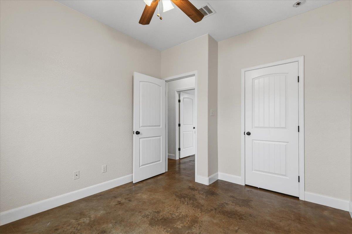 207 Cardinal Loop, Paige, TX 78659