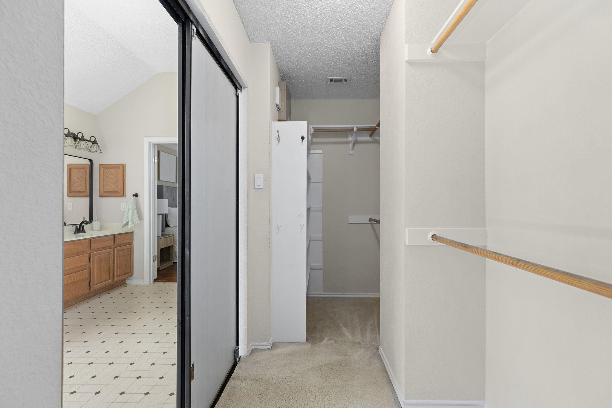 1300 Roadrunner Dr, Cedar Park, TX 78613