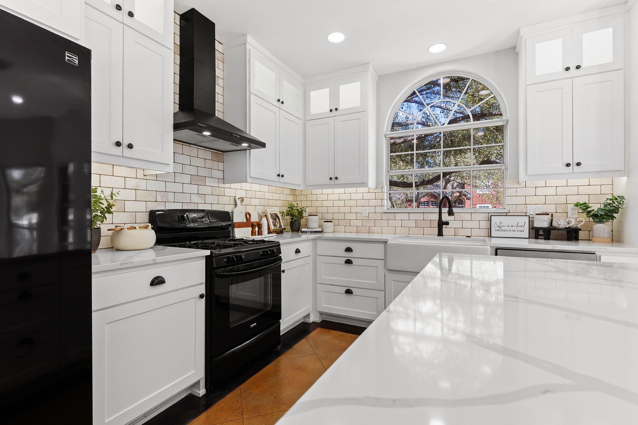 1300 Roadrunner Dr, Cedar Park, TX 78613